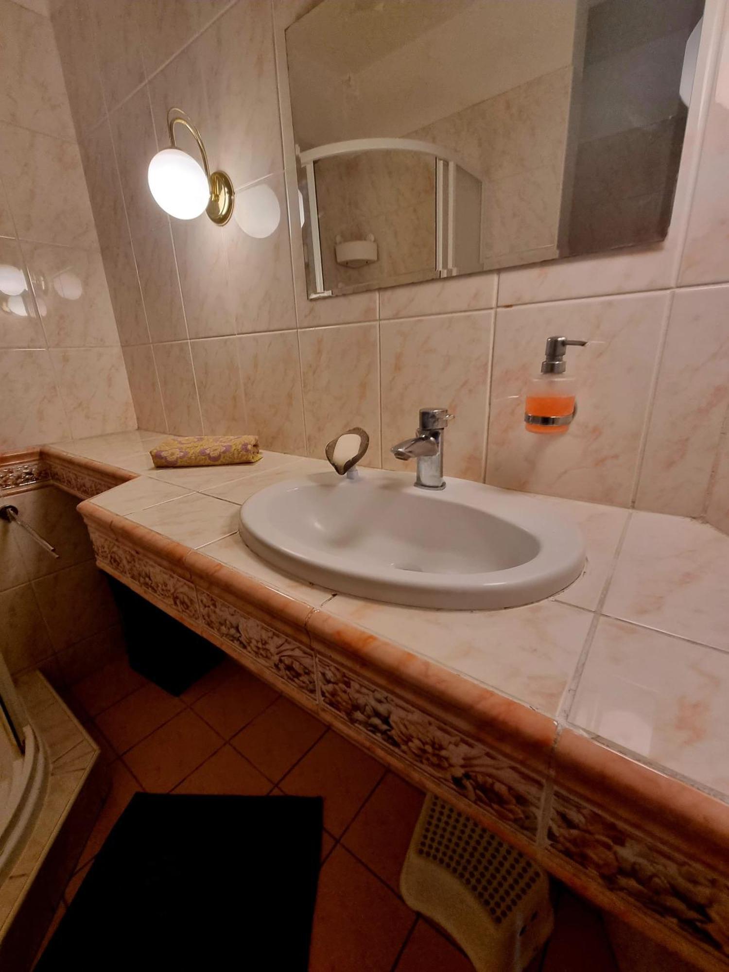 Big 4 Room Huge Apartment 布拉迪斯拉发 外观 照片